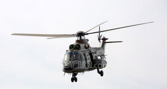 Tak Mau Kalah, Helikopter TNI AU Beratraksi di HUT ke-70 - JPNN.com