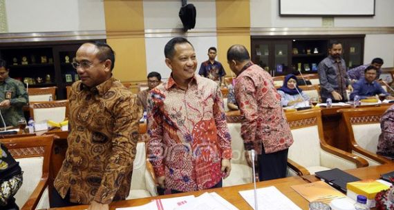 Kepala BNPT Komjen Tito Karnavian Raker Bersama Komisi III DPR - JPNN.com