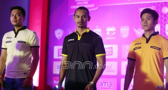 Tiga Jersey Wasit Baru Diperkenalkan di Grand Launching TSC 2016 - JPNN.com