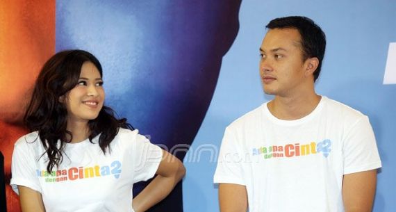 Lihat Nih Sosok Rangga dan Cinta di AADC2 - JPNN.com