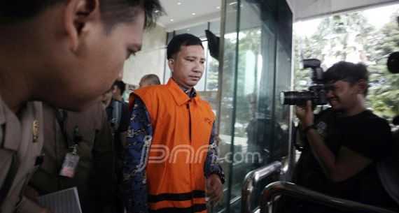 KPK Garap Anggota DPRD Musi Banyuasin Ujang M Amin - JPNN.com