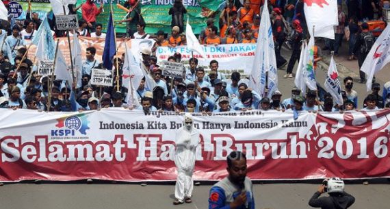 Peringati Mayday, Ribuan Buruh Kembali Suarakan Tuntutannya - JPNN.com