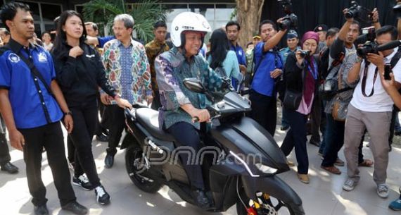 GREAT! Lihat Nih Sepeda Motor Listrik Karya Mahasiswa ITS Surabaya - JPNN.com