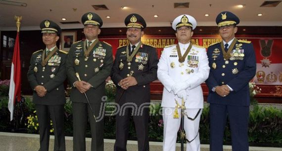 Empat Petinggi TNI Terima Bintang Bhayangkara Utama - JPNN.com