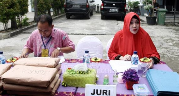 Angelina Sondakh Jadi Juri dalam Lomba Memasak Antar Narapidana - JPNN.com