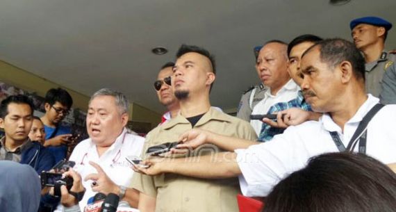 Musisi Ahmad Dhani Sambangi Polda Metro Jaya - JPNN.com