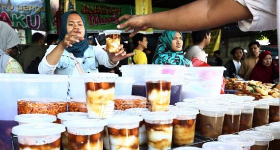 Pasar Benhil jadi Incaran Warga Ibukota Cari Menu Berbuka - JPNN.com