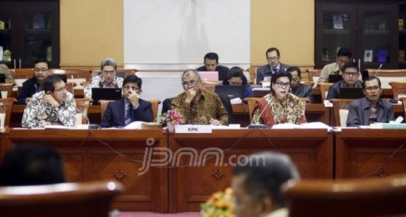 Komisi III DPR Gelar RDP Bersama Para Petinggi KPK - JPNN.com