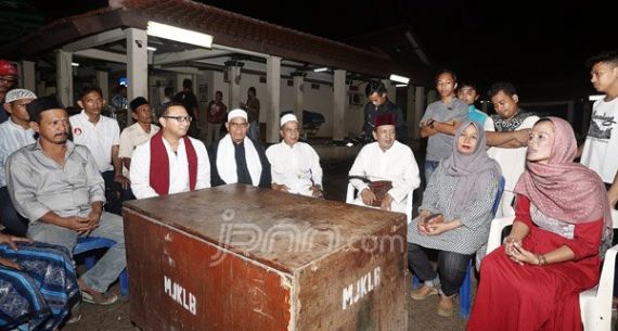 Aryo Jojohadikusmo Sapa Warga Masjid Luar Batang - JPNN.com