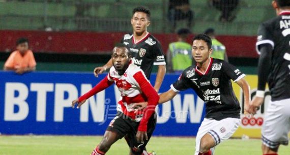 Pertemuan Madura United VS Bali United Berakhir Tanpa Gol - JPNN.com