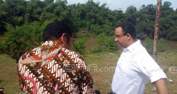 Mendikbud Anies Baswedan Tinjau Sungai Bengawan Solo - JPNN.com