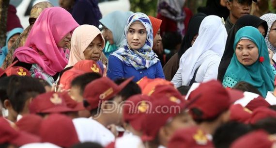 Para Orang Tua Dukung Instruksi Mendikbud Antarkan Anak di Hari Pertama Sekolah - JPNN.com