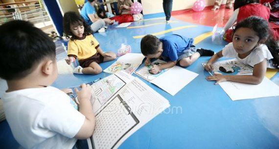 Dalam Rangka Hari Anak Nasional, Siloam ASRI Bagikan Buku dan Alat Mewarnai - JPNN.com