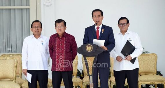 Di Istana, Presiden Jokowi Perkenalkan Menteri-menteri Barunya - JPNN.com