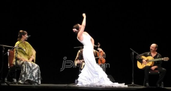 The Flamenco Show: So Close, So Far - JPNN.com