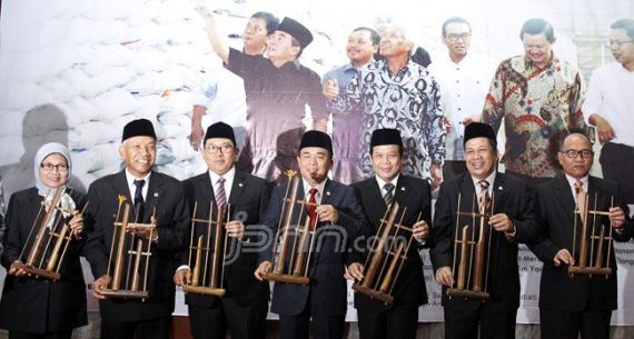 Ketua DPR Ade Komarudin Buka Pameran Foto Warna-warni Parlemen - JPNN.com