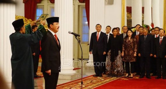 Presiden Jokowi Lantik Komjen Pol Budi Gunawan sebagai Kepala BIN - JPNN.com