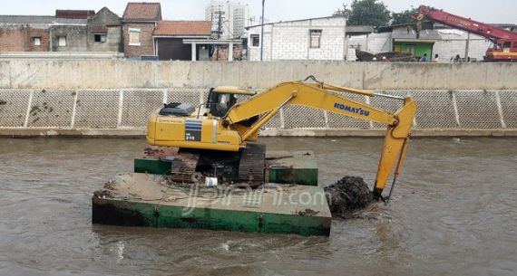 Pemprov DKI Mulai Normalisasi Kali Ciliwung - JPNN.com