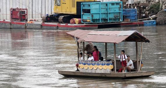 Dibayangi Pembongkaran, Aktifitas Warga Bukit Duri Tetap Berjalan - JPNN.com