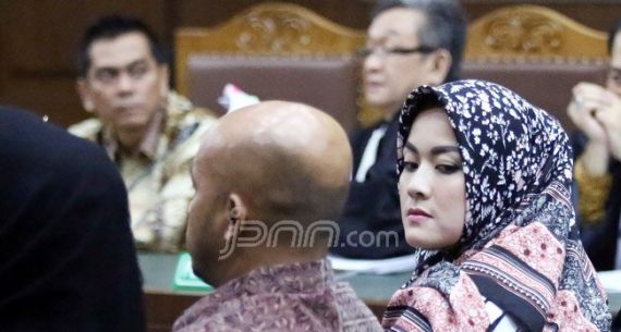 Hadiri Sidang, Istri M Sanusi Berikan Kesaksian - JPNN.com