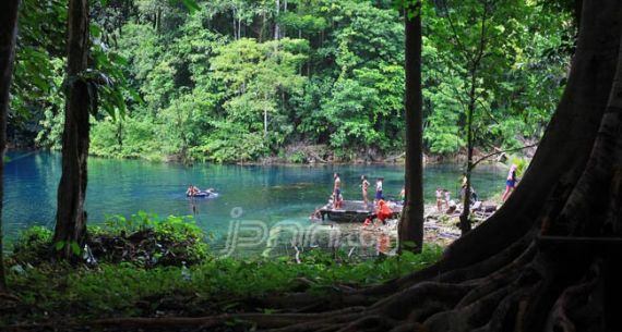 Telaga Biru, Pesona Wisata Alam Kampung Tembudan Berau - JPNN.com