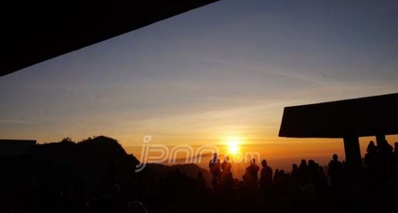 Lihat, Pesona Pagi Hari di Seruni Point Bromo Tengger - JPNN.com