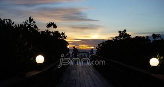 Sunset di Pulau Royal Kepulauan Seribu - JPNN.com