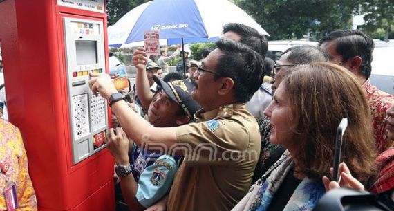 Wagub DKI Resmikan Parkir Elektronik - JPNN.com