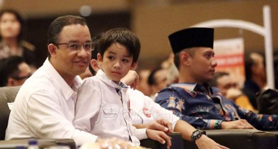 Anies Baswedan Bersama Putranya - JPNN.com