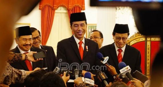 Presiden Joko Widodo Lantik Pimpinan PPATK yang Baru - JPNN.com