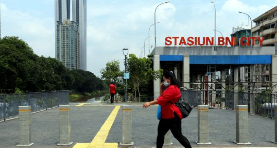 Tugu Sepatu Di Jakarta Menghilang - JPNN.com