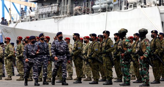 TNI Angkatan Laut Pamer Kekuatan - JPNN.com