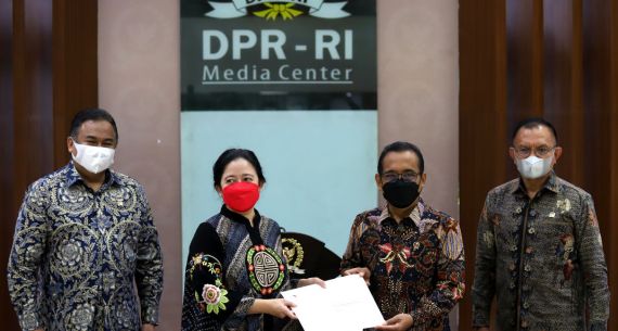 Pemerintah Serahkan Nama Calon Pengganti Panglima TNI Kepada DPR - JPNN.com