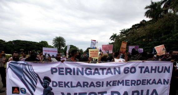 Aksi AMP Memperingati 60 Tahun Deklarasi Kemerdekaan Papua - JPNN.com