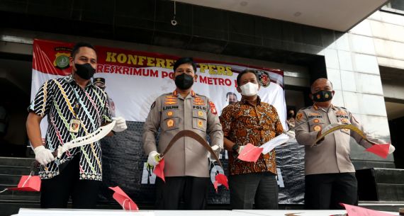 Rilis Kasus Pengeroyokan di Depok dan Begal di Bekasi - JPNN.com