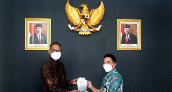 KPP Pratama Jakarta Beri Penghargaan Kepada Wajib Pajak LPKR - JPNN.com