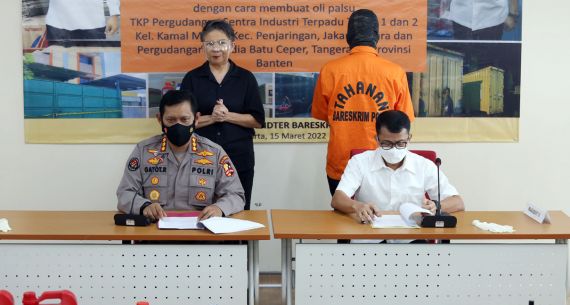 Bareskrim Bongkar Pemalsuan Oli Berbagai Merek - JPNN.com