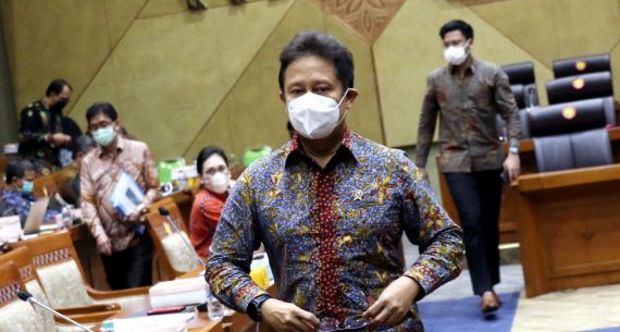 Ekspresi Menkes Budi Gunadi Sadikin saat Raker dengan Komisi IX DPR - JPNN.com