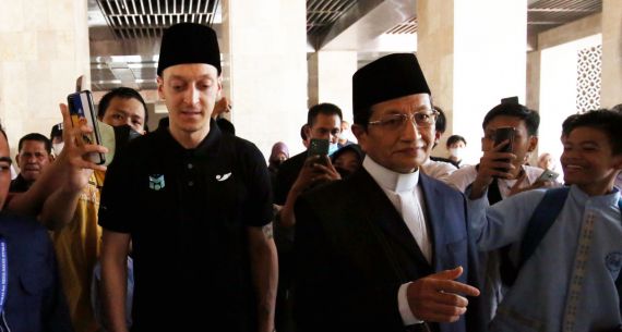 Mesut Ozil dan Imam Besar Istiqlal Nasaruddin Umar - JPNN.com