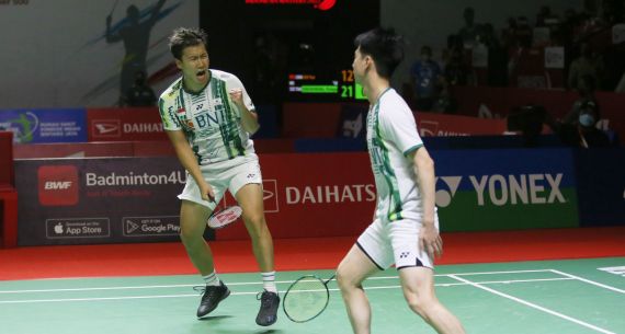 Marcus Fernaldi dan Kevin Sanjaya Beraksi di Indonesia Masters 2022 - JPNN.com