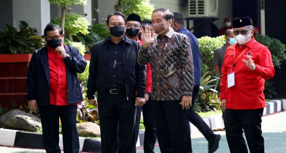 Gaya Jokowi di Rakernas II PDIP - JPNN.com