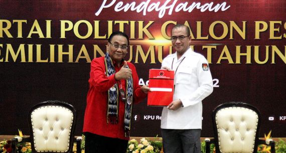 PDIP Mendaftar sebagai Peserta Pemilu 2024 ke KPU - JPNN.com