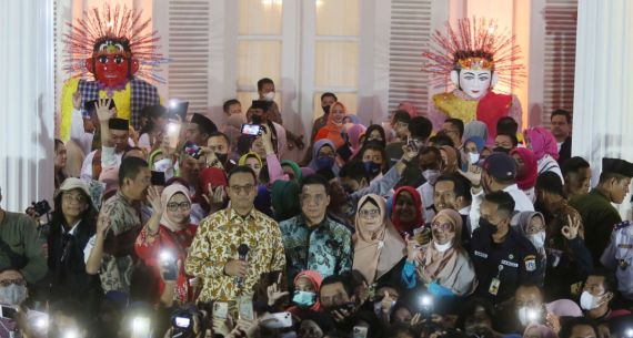 Perpisahan Anies Baswedan dan Ahmad Riza Patria dengan Pegawai Pemprov DKI Jakarta - JPNN.com