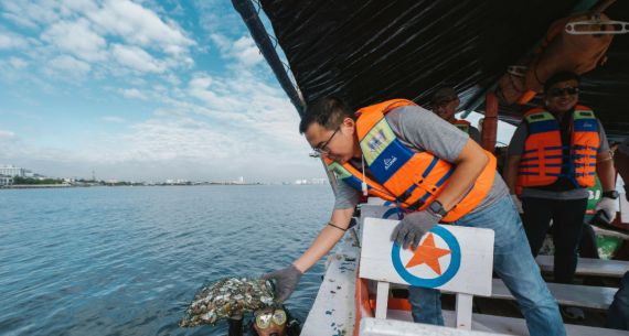 Restorasi Kerang Hijau Pada HUT ke-35 BRI Life - JPNN.com