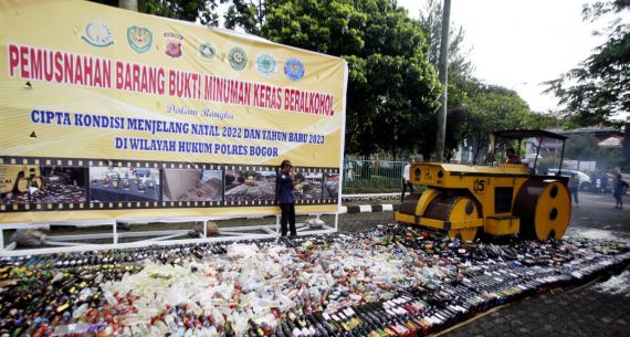 Pemusnahan Miras Kabupaten Bogor - JPNN.com