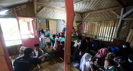 Program Pesantren Sehat Bersama BSI Maslahat - JPNN.com