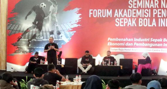 Mengkaji Pembenahan Industri Kreatif Sepak Bola Indonesia - JPNN.com