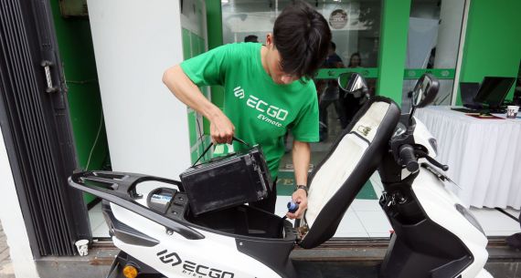 ECGO Motor Listrik Terjangkau - JPNN.com