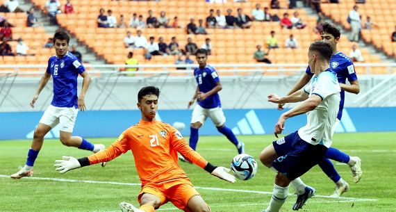 Timnas U17 Uzbekistan menang Melawan Timnas U17 Inggris 2-1 - JPNN.com