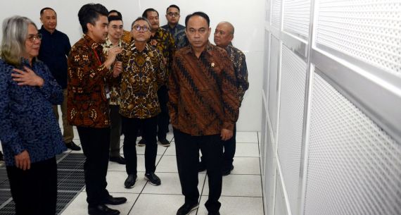 Menkominfo dan Mendag Kunjungi Pusat Data E1 DCI Indonesia - JPNN.com